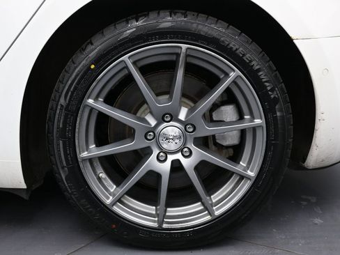 Used 2018 Tesla Model 3 Long Range image 11