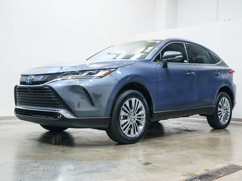 Certified 2023 Toyota Venza Limited AWD/4WD image 3