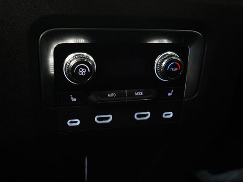 Used 2021 GMC Yukon AT4 w/ AT4 Premium Plus Package AWD/4WD image 19