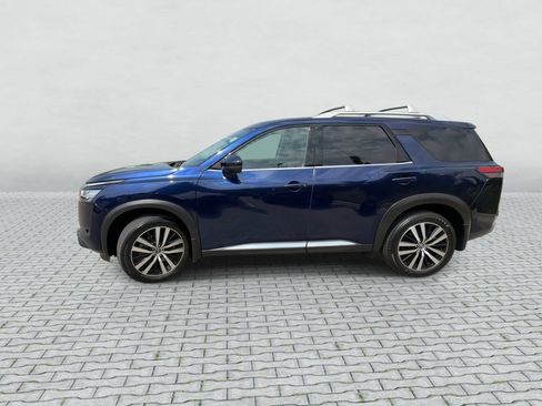 Certified 2024 Nissan Pathfinder Platinum w/ Cargo Package AWD/4WD image 5