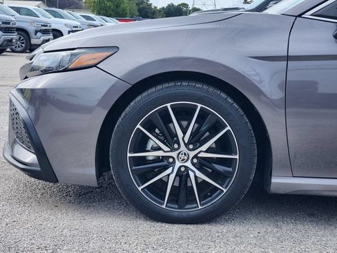 Used 2023 Toyota Camry SE FWD image 8