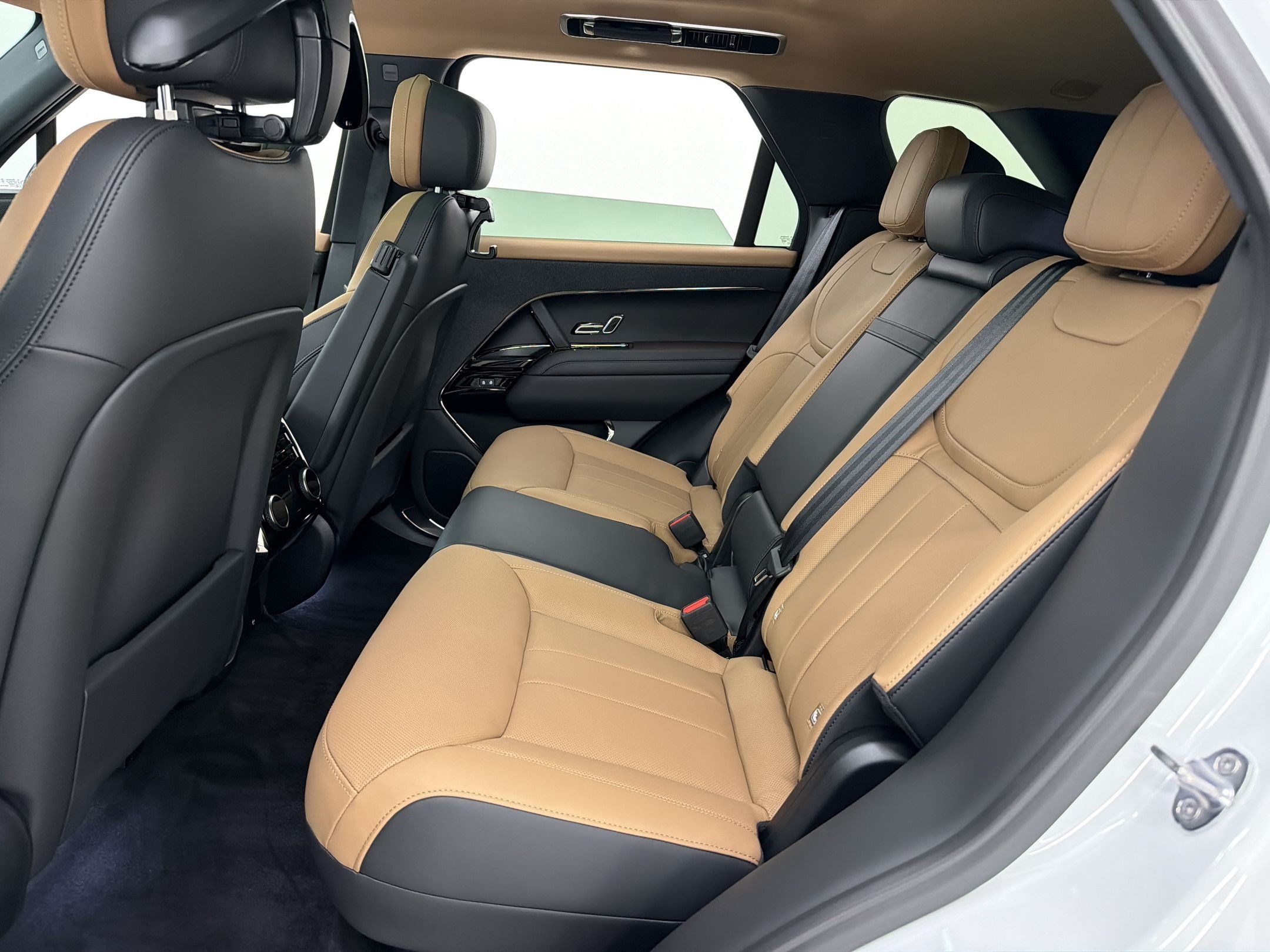 New 2026 Land Rover Range Rover Sport Dynamic SE AWD/4WD image 22