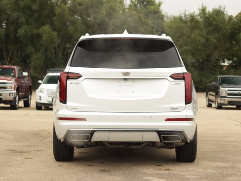 Used 2021 Cadillac XT6 Premium Luxury AWD/4WD image 6