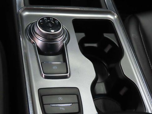 Used 2024 Ford Edge Titanium image 11