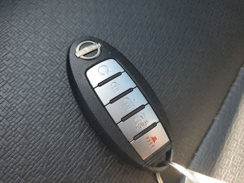 Used 2022 Nissan Rogue SV w/ SV Premium Package FWD image 9