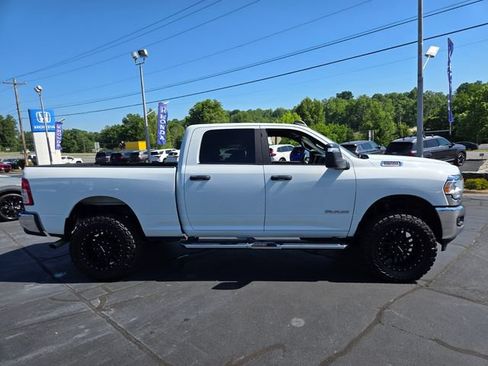 Used 2024 RAM 2500 Big Horn AWD/4WD image 9