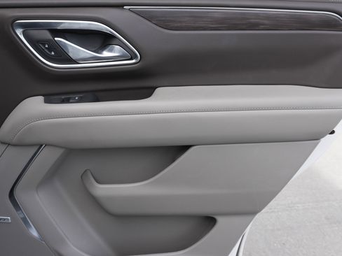 Used 2024 Chevrolet Tahoe LT w/ LT Signature Package image 27