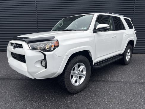 Used 2020 Toyota 4Runner SR5 Premium w/ Moonroof Package AWD/4WD image 1