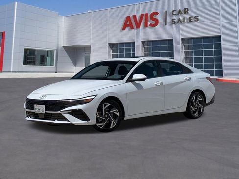 Used 2025 Hyundai Elantra SEL FWD image 1
