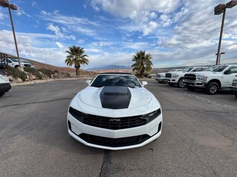 Used 2020 Chevrolet Camaro LT w/ Technology Package image 8