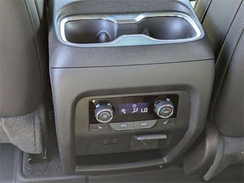 New 2026 Chevrolet Traverse High Country image 31