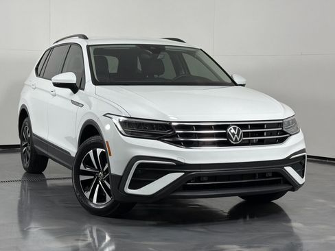 Used 2024 Volkswagen Tiguan S FWD image 2