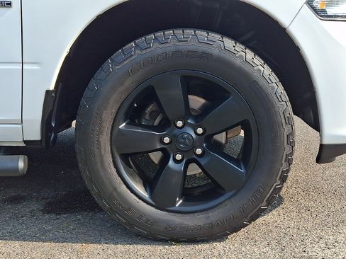 Used 2019 RAM 1500 Express w/ Express Value Package RWD image 9