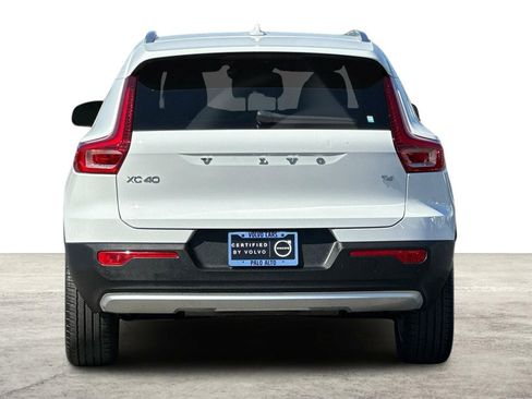 Used 2020 Volvo XC40 T4 Momentum FWD image 7