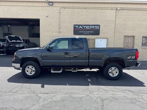 Used 2005 Chevrolet Silverado 2500 LS image 5