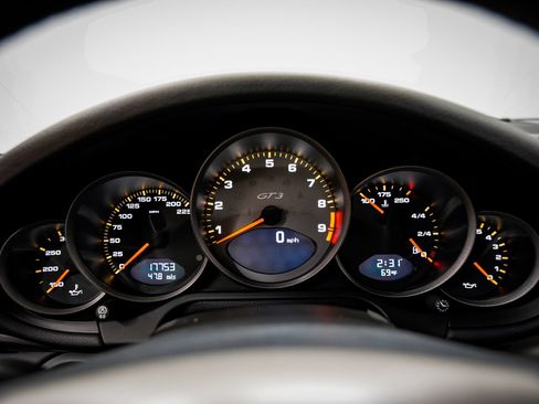 Used 2007 Porsche 911 GT3 RS RWD image 11