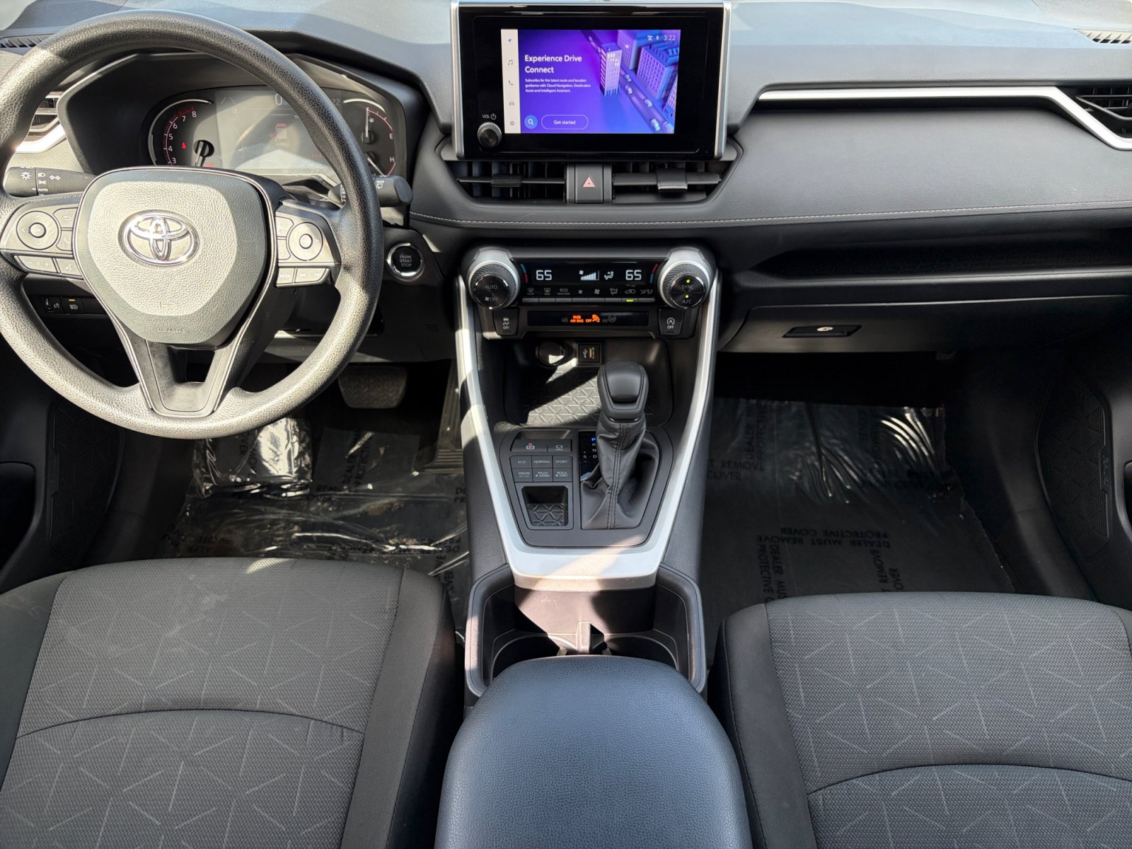 Used 2025 Toyota RAV4 XLE AWD/4WD image 24