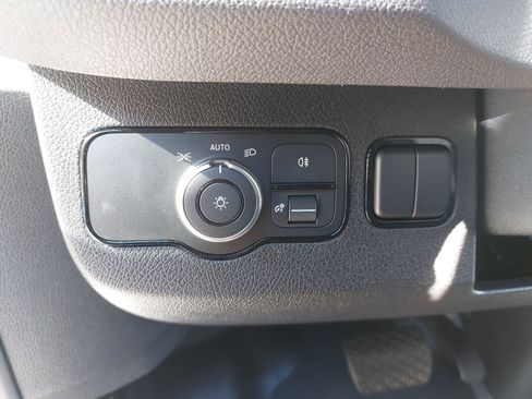 Used 2025 Mercedes-Benz Sprinter 2500 image 20