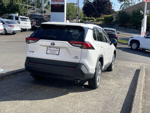 Certified 2024 Toyota RAV4 LE AWD/4WD image 6