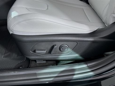 New 2026 Hyundai Elantra Limited FWD image 22