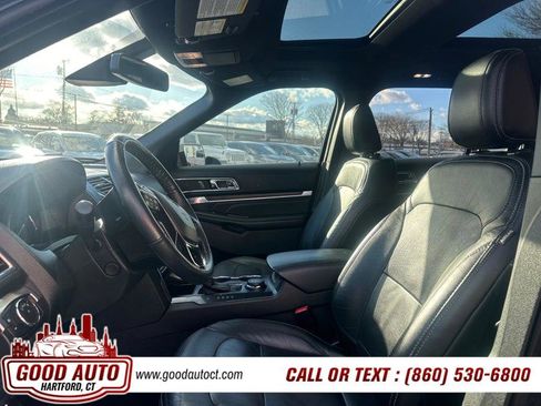 Used 2018 Ford Explorer Limited w/ Ford Safe & Smart Package image 6