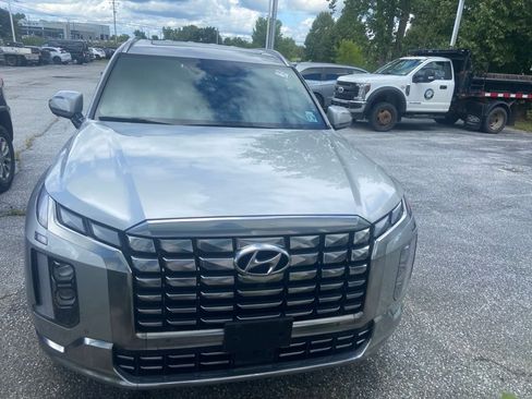 Used 2024 Hyundai Palisade Calligraphy AWD/4WD image 2
