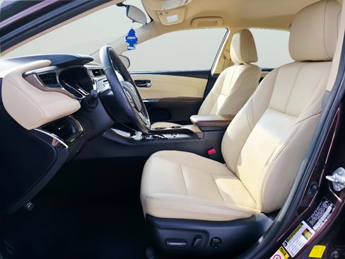 Used 2013 Toyota Avalon XLE image 10