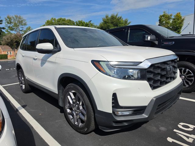 Used 2025 Honda Pilot Elite image 3