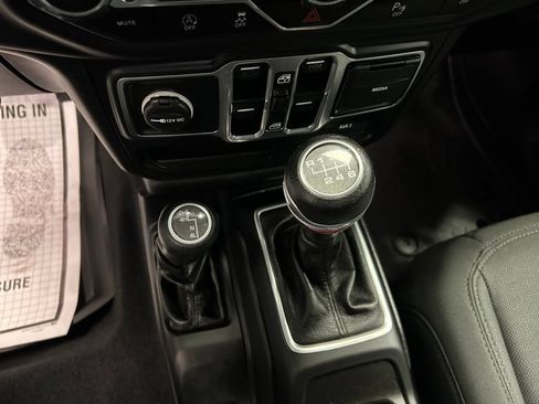 Used 2018 Jeep Wrangler Unlimited Sport S AWD/4WD image 13