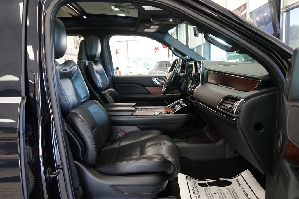 Used 2021 Lincoln Navigator Reserve AWD/4WD image 48