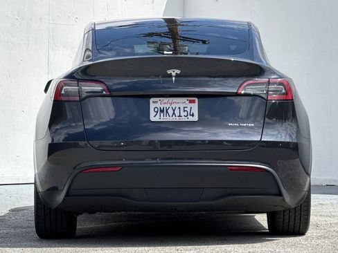Used 2024 Tesla Model Y Long Range AWD/4WD image 4