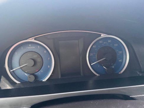 Used 2017 Toyota Camry XLE image 18