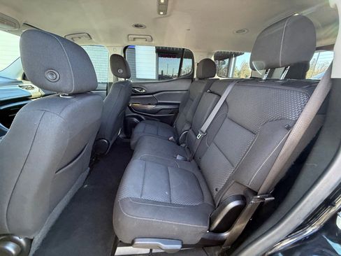 Used 2022 GMC Acadia SLE w/ Elevation Edition image 19