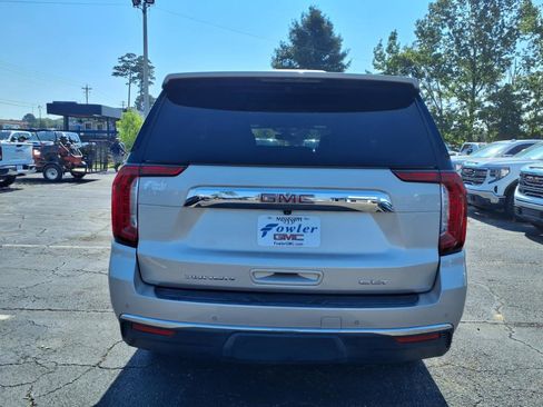 Used 2021 GMC Yukon SLT w/ SLT Luxury Package image 4
