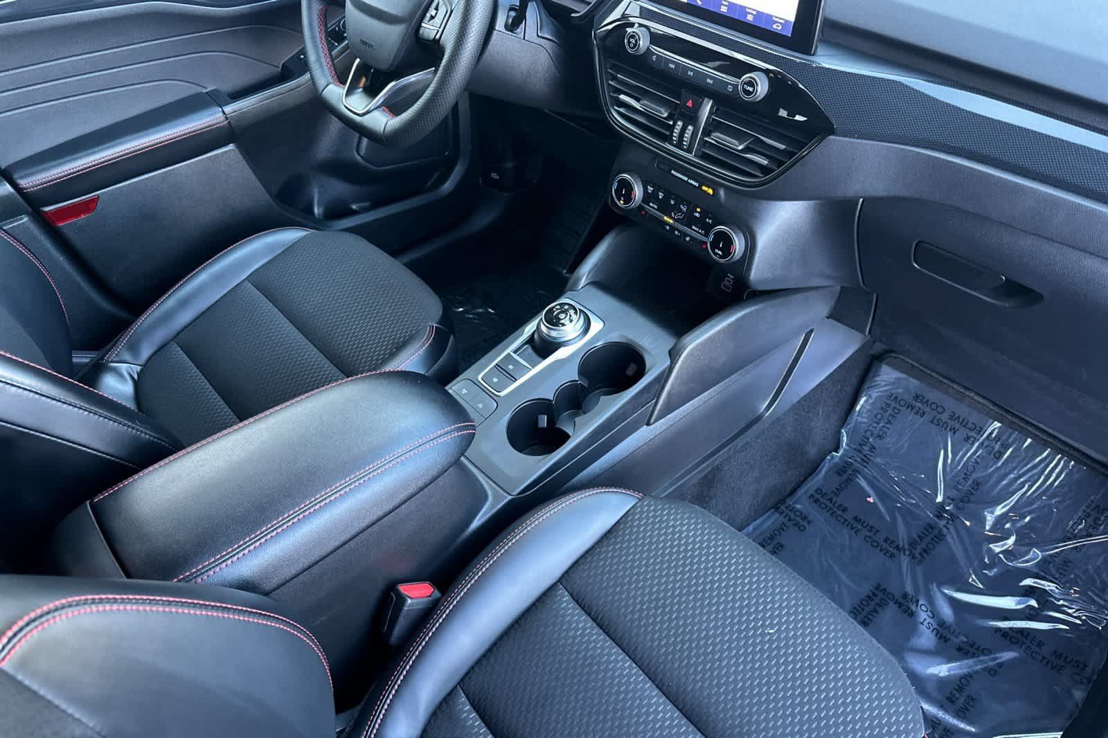 Certified 2025 Ford Escape ST-Line Select AWD/4WD image 16