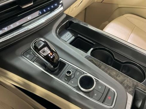 Used 2021 Cadillac Escalade Premium Luxury w/ Performance Package AWD/4WD image 18