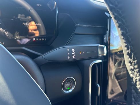 Used 2025 GMC Acadia Elevation image 18