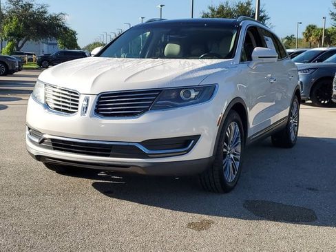 Used 2017 Lincoln MKX Reserve w/ Lincoln MKX Climate Package image 3