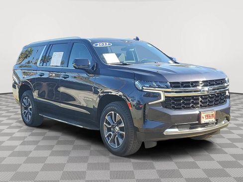 Used 2023 Chevrolet Suburban LS image 2