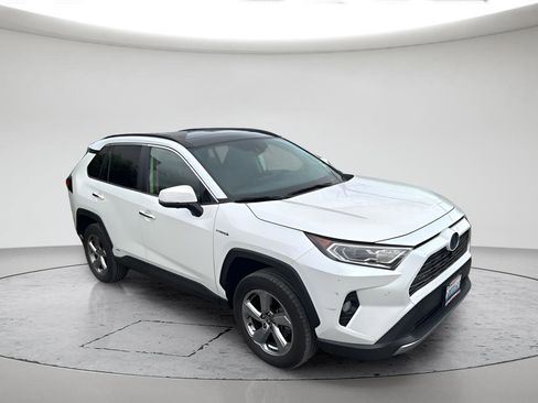 Used 2020 Toyota RAV4 Limited AWD/4WD image 3