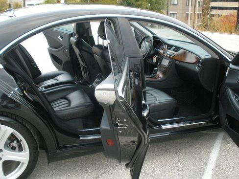 Used 2006 Mercedes-Benz CLS 500 image 23
