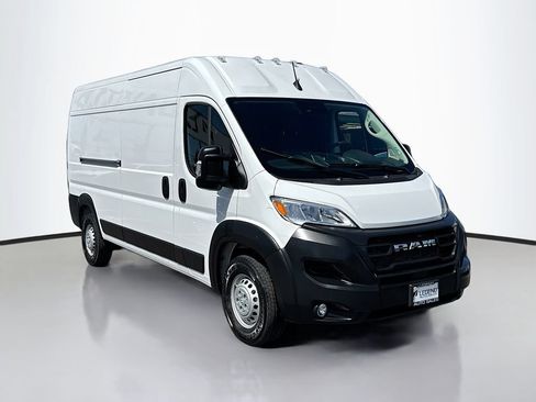 Used 2026 RAM ProMaster 2500 w/ Convenience Group FWD image 4
