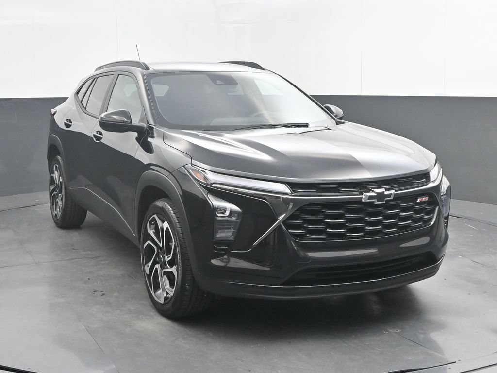 Used 2025 Chevrolet Trax RS w/ Driver Confidence Package FWD image 1