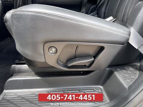 Used 2022 Hyundai Palisade SEL w/ Premium Package FWD image 8