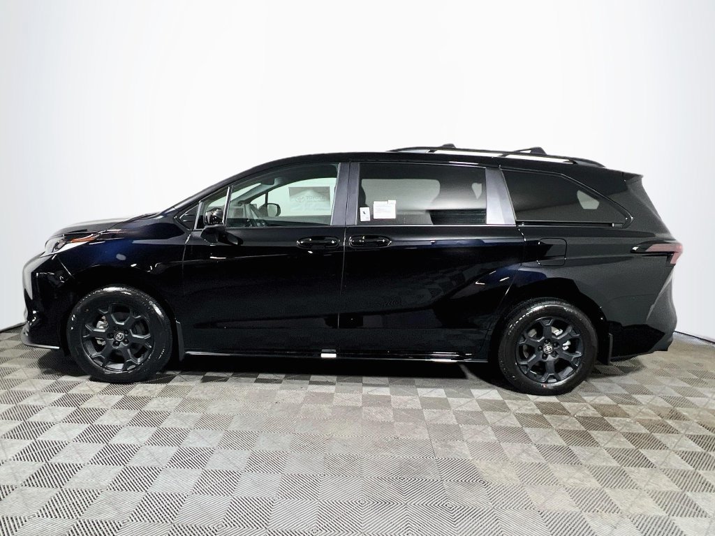 New 2026 Toyota Sienna XLE Woodland Edition AWD/4WD image 4