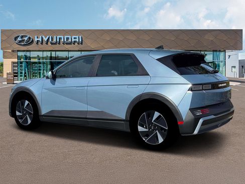 New 2026 Hyundai Ioniq 5 SE image 4