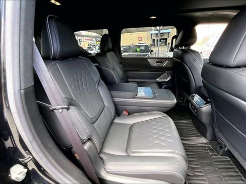 Certified 2026 INFINITI QX80 Autograph w/ Premium Cargo Package AWD/4WD image 38