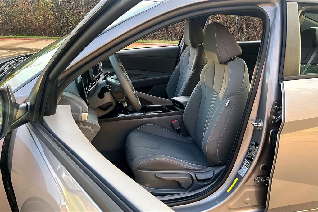 Used 2021 Hyundai Elantra SEL FWD image 33
