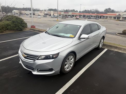 Used 2018 Chevrolet Impala LT image 15