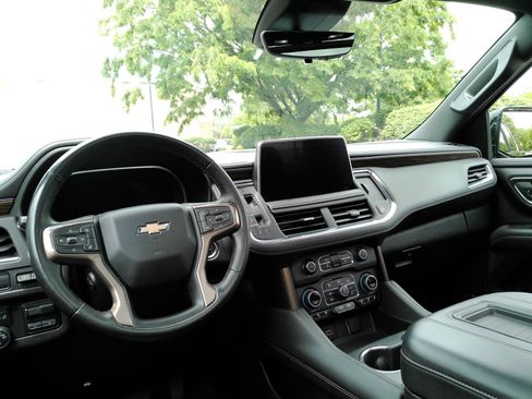 Certified 2023 Chevrolet Suburban High Country AWD/4WD image 9